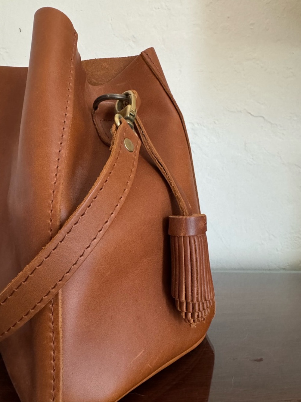 Butterfly Bucket Bag in Honey Leather Crossbody with Tassel and matching wallet - Picture 3 of 8